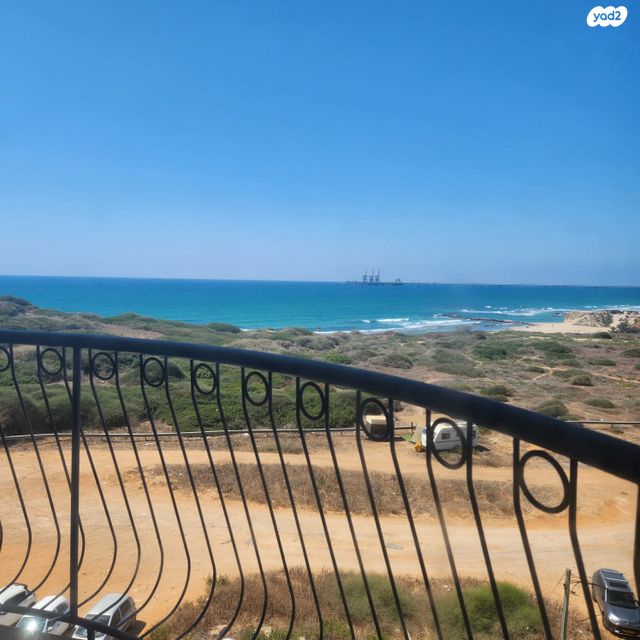 שדרות מנחם בגין 10