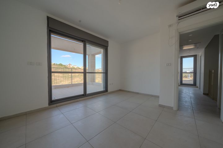 גג/ פנטהאוז, שוהם, אבני חן, חריש