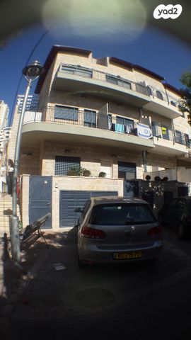 בניין מגורים, הרב יצחק בראשי, מחנה יהודה - לב העיר, ירושלים