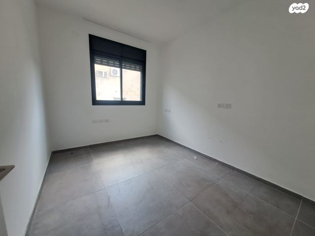 דירה, הל"ה, הל"ה, גבעתיים