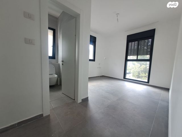 דירה, הל"ה, הל"ה, גבעתיים