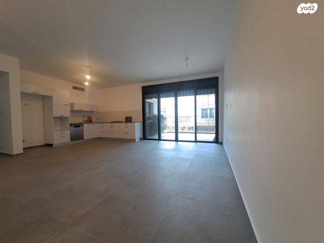 דירה, הל"ה, הל"ה, גבעתיים