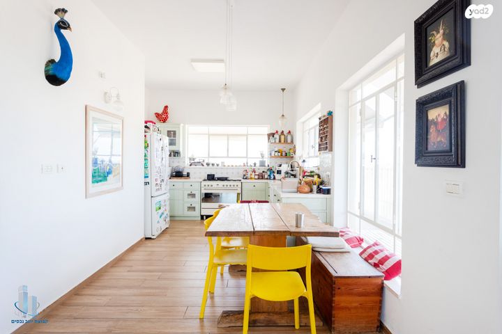 דו משפחתי, אירוס, אירוס