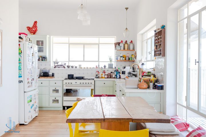 דו משפחתי, אירוס, אירוס