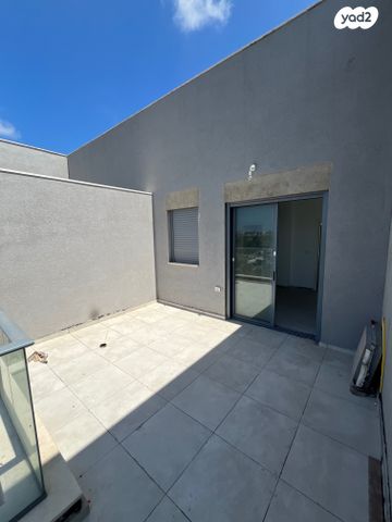 גג/ פנטהאוז, קמינסקה 8, קרית שלום, תל אביב יפו