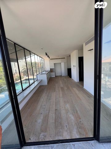 גג/ פנטהאוז, החרוב, עג'מי, גבעת העליה, תל אביב יפו