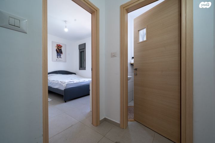 דירה, כלנית 13, הפרחים, חריש