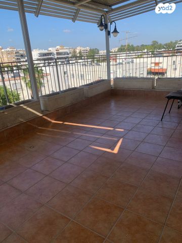 גג/ פנטהאוז, שדרות בן גוריון, מרכז העיר, סביניה, הוותיקה, קרית ביאליק