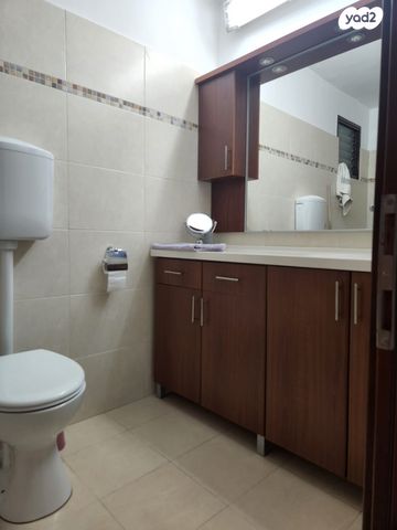 דירה, בנימין מינץ, שיכון מפ"ם, פתח תקווה