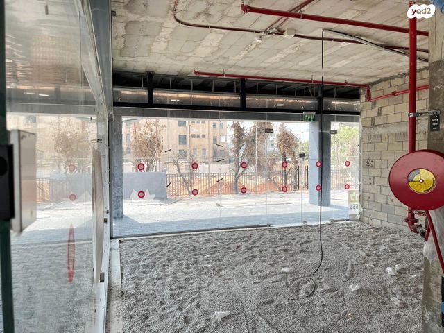 חנויות/ שטח מסחרי