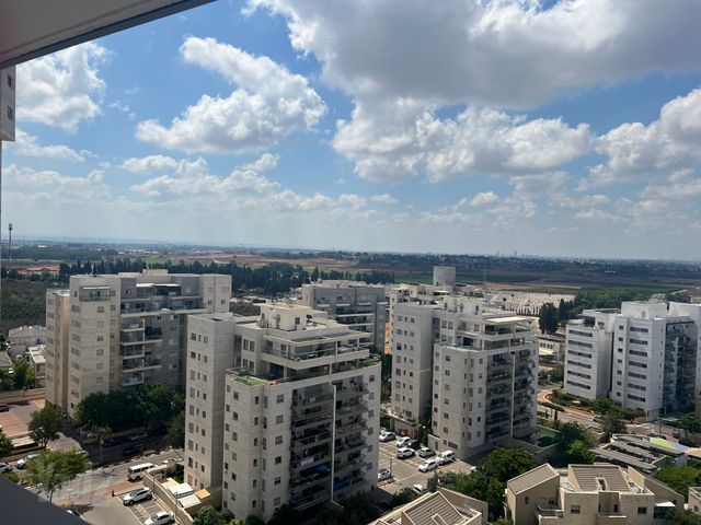 אלונים 