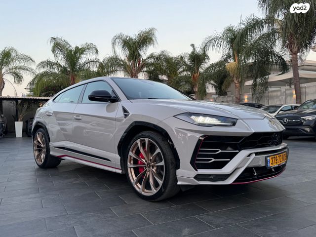 למבורגיני אורוס