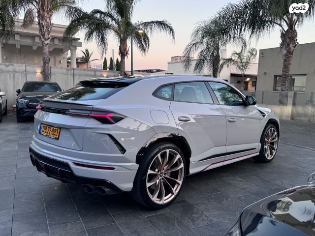 למבורגיני אורוס