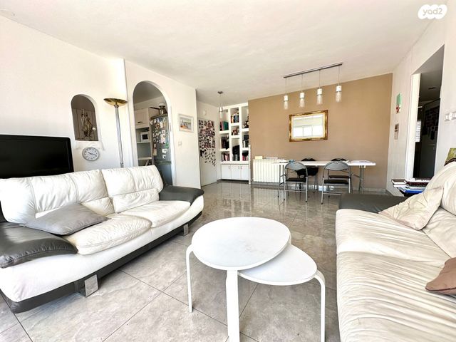 דירה, זאב פלק, חומת שמואל, הר חומה, ירושלים