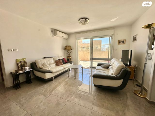 דירה, זאב פלק, חומת שמואל, הר חומה, ירושלים