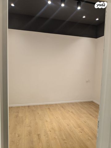 משרדים, תובל, רמת גן