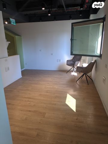 משרדים, תובל, רמת גן