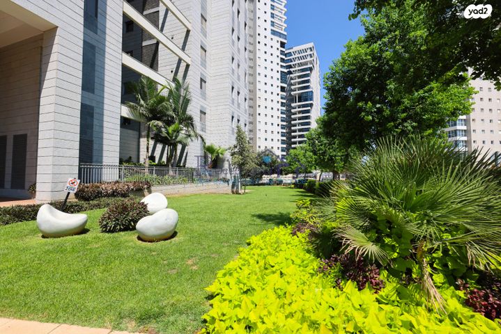 גג/ פנטהאוז, אריק לביא 14, עיר ימים, נתניה