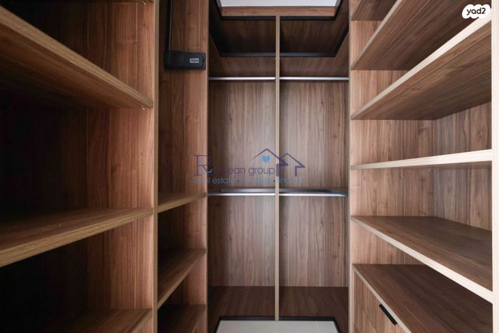 גג/ פנטהאוז, אריק לביא 14, עיר ימים, נתניה