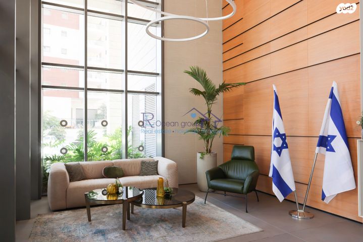 גג/ פנטהאוז, אריק לביא 14, עיר ימים, נתניה