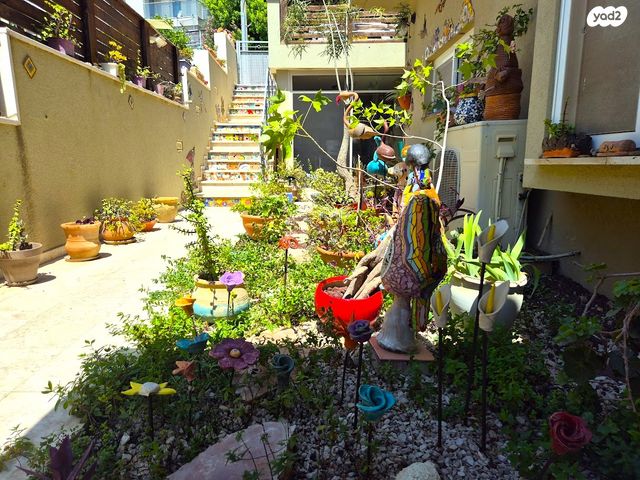 דו משפחתי, שערי תקווה