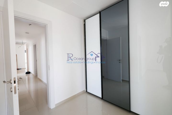 גג/ פנטהאוז, אריק לביא 14, עיר ימים, נתניה