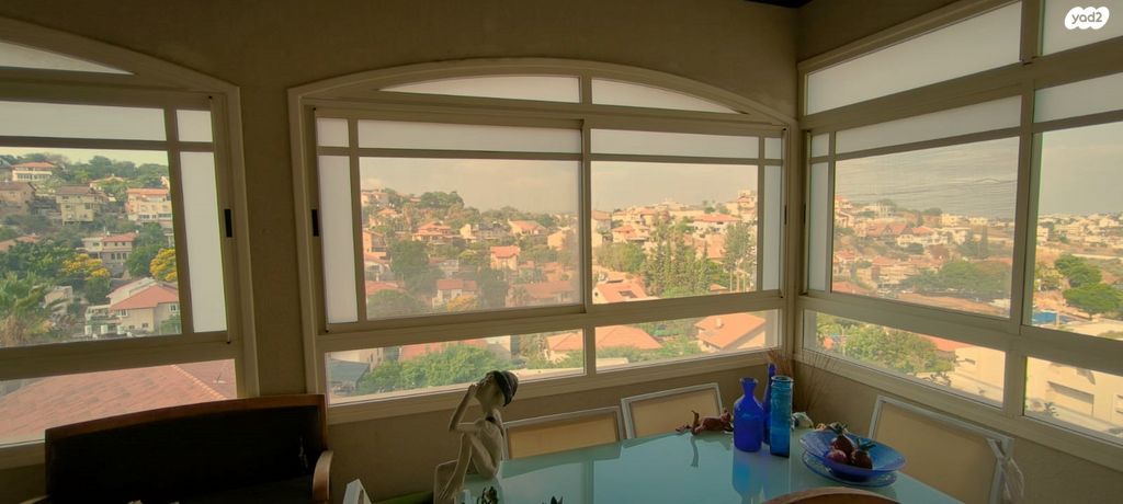 דו משפחתי, שערי תקווה