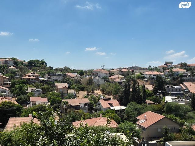 דו משפחתי, שערי תקווה