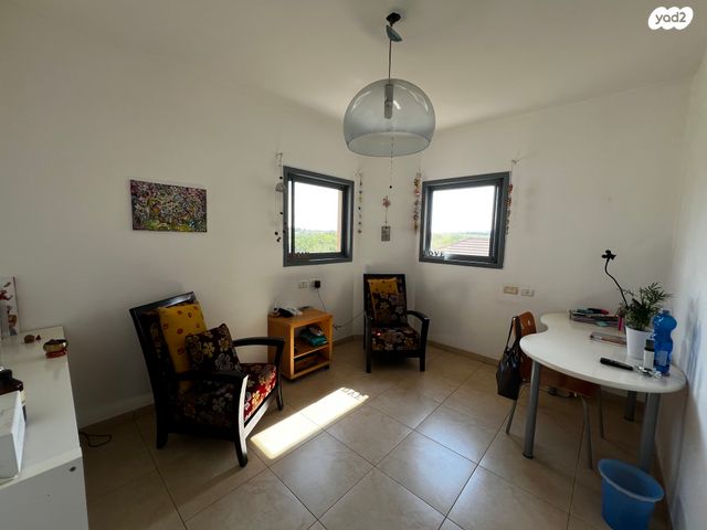 דו משפחתי, צדקיהו, כפר סבא