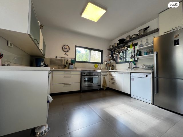 דו משפחתי, צדקיהו, כפר סבא