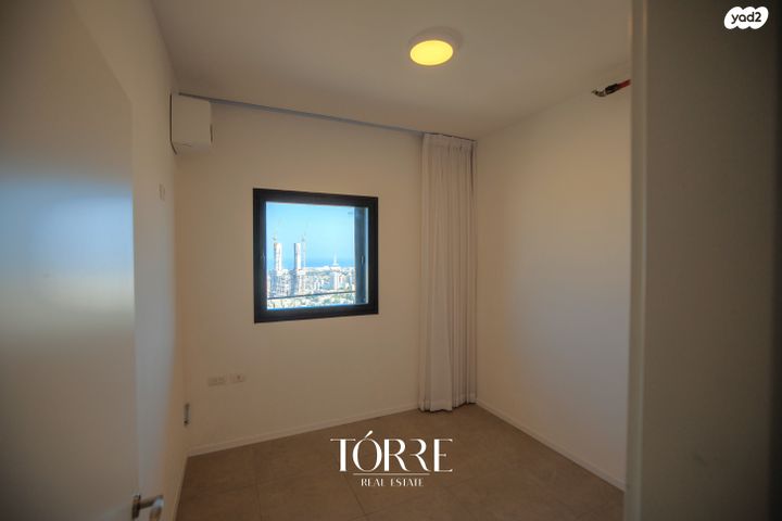 גג/ פנטהאוז, דרך מנחם בגין 158, תל אביב יפו