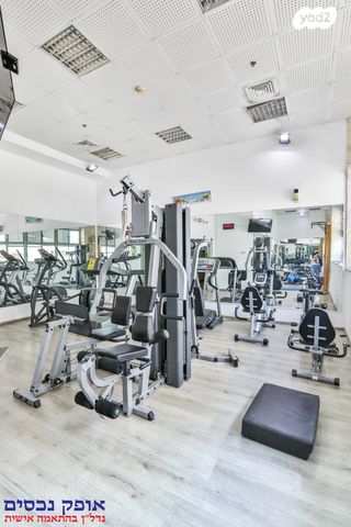 דירה, אהרון קרון, ראשונים, ראשון לציון