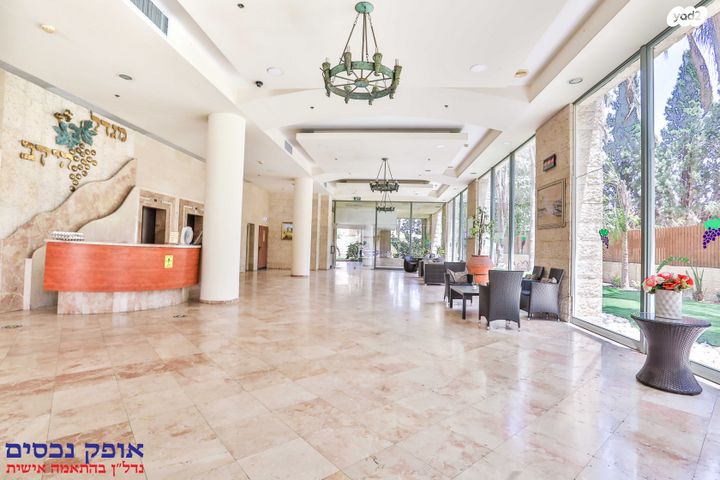 דירה, אהרון קרון, ראשונים, ראשון לציון