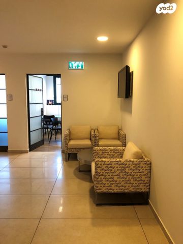 משרדים, פתח תקווה