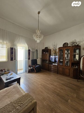 צהלון, שיכוני חסכון