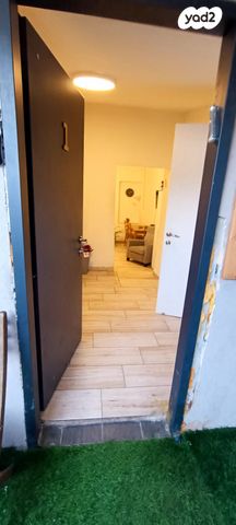 דו משפחתי, אחווה, טבריה