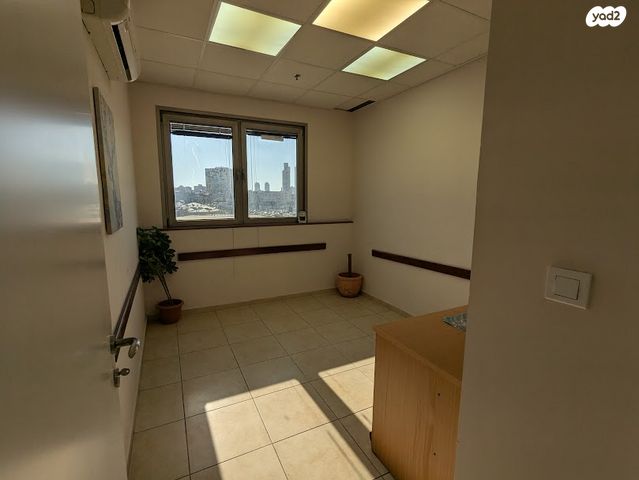 משרדים, יצחק בן צבי 10, מרכז אזרחי, באר שבע