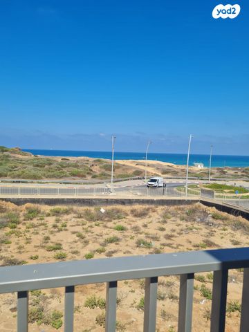 מגרשים