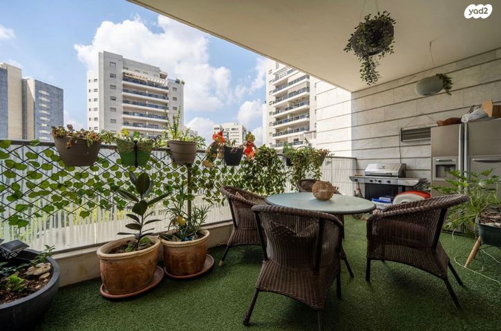 דירה, יונתן רטוש 12, ראש העין