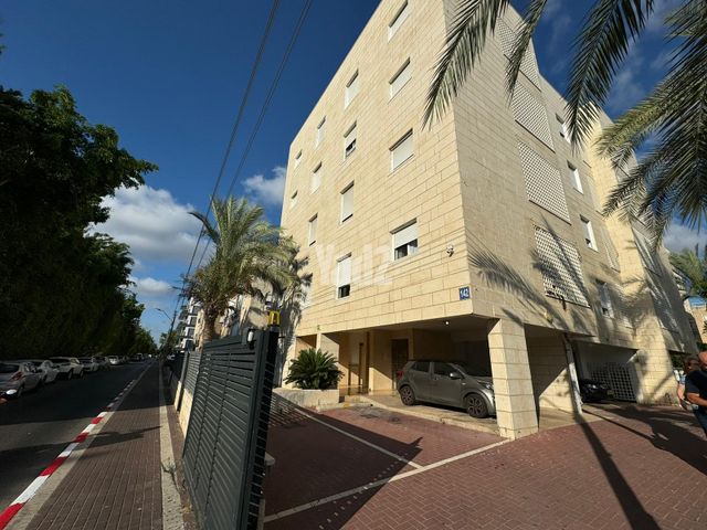 מרכז העיר, סביניה, הוותיקה