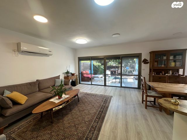 בית פרטי/ קוטג', עין הים, חדרה