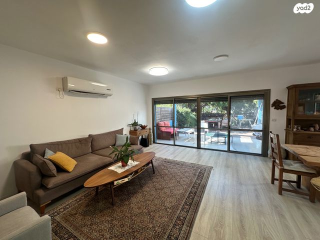 בית פרטי/ קוטג', עין הים, חדרה