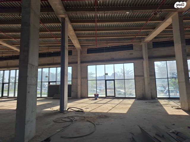 חנויות/ שטח מסחרי, פנחס בלקני, איזור תעשיה קרית יהלום, נתניה