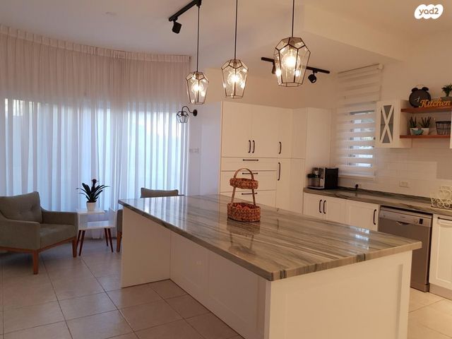 בית פרטי/ קוטג', אפרסמון 12, עומר