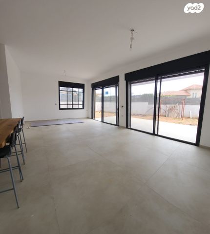 בית פרטי/ קוטג', יפה נוף, פרדס חנה כרכור