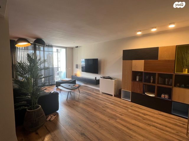 דירה, הרצל 112, פלורנטין, תל אביב יפו