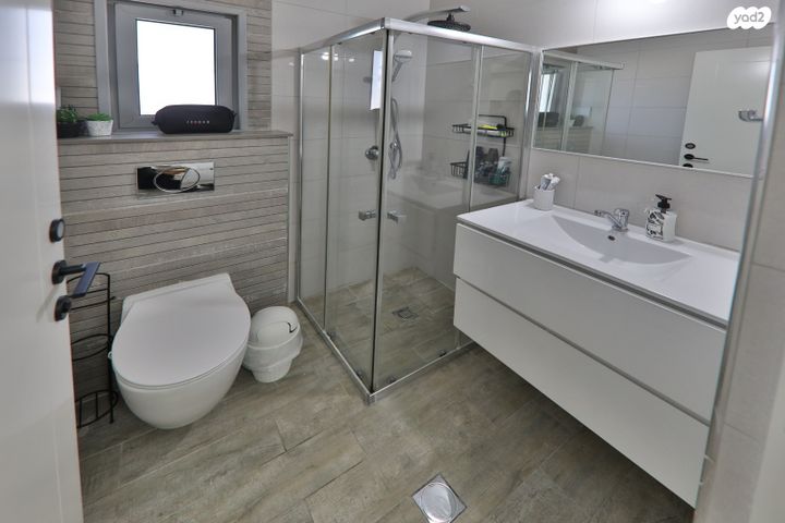 גג/ פנטהאוז, קרן היסוד, מרכז העיר, סביניה, הוותיקה, קרית ביאליק