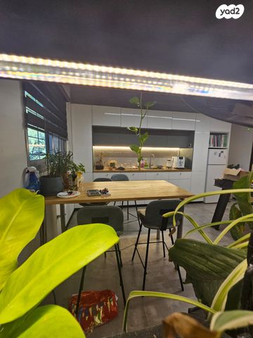 משרדים, תל מונד