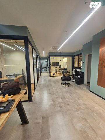 משרדים, תל מונד