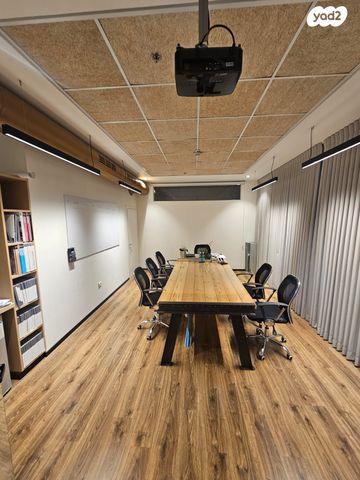 משרדים, תל מונד